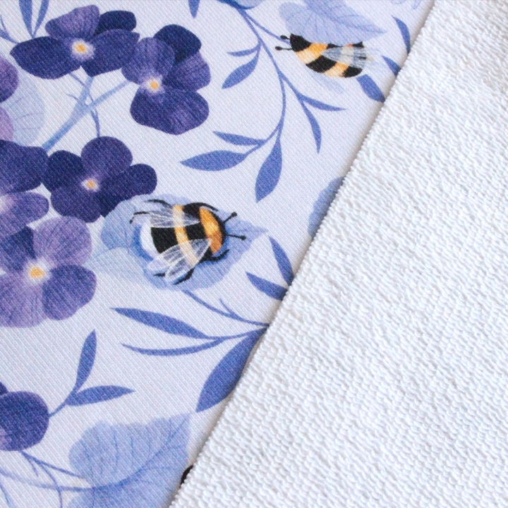 Tissu illustré "Les bourdons au pays des violettes"