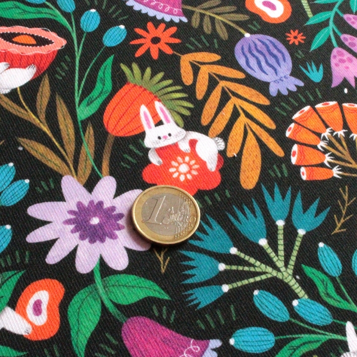 Tissu illustré "Pétales & Malice"