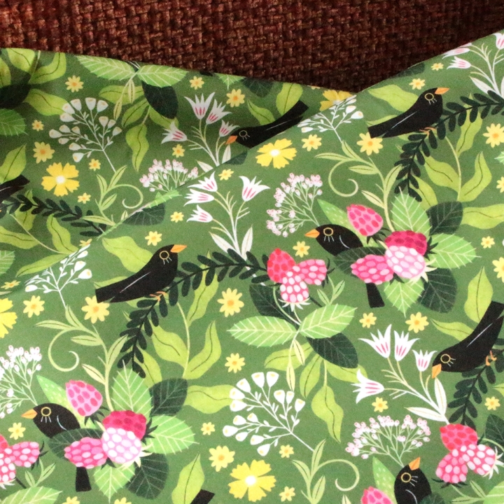 Tissu illustré "Le festin des merles"