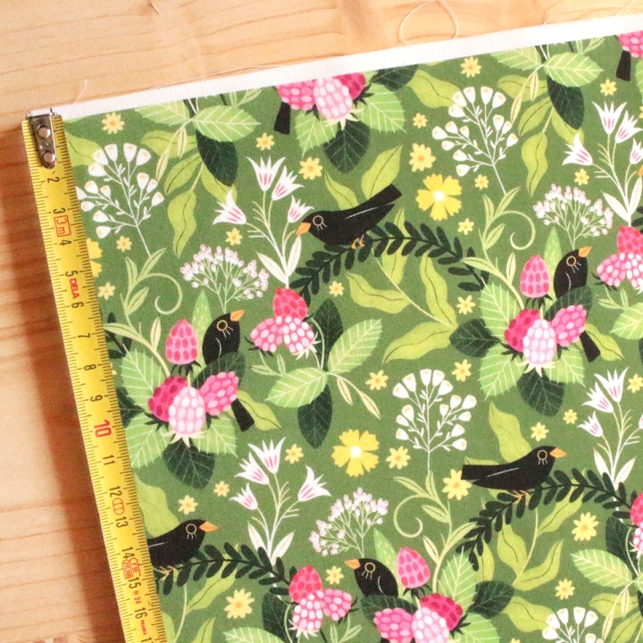 Tissu illustré "Le festin des merles"