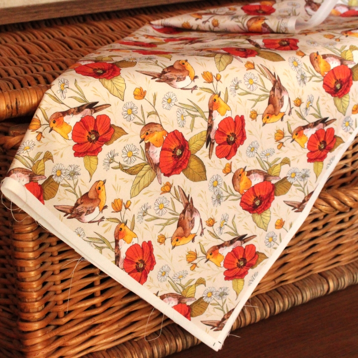 Tissu illustré "Rouges-gorges et coquelicots"