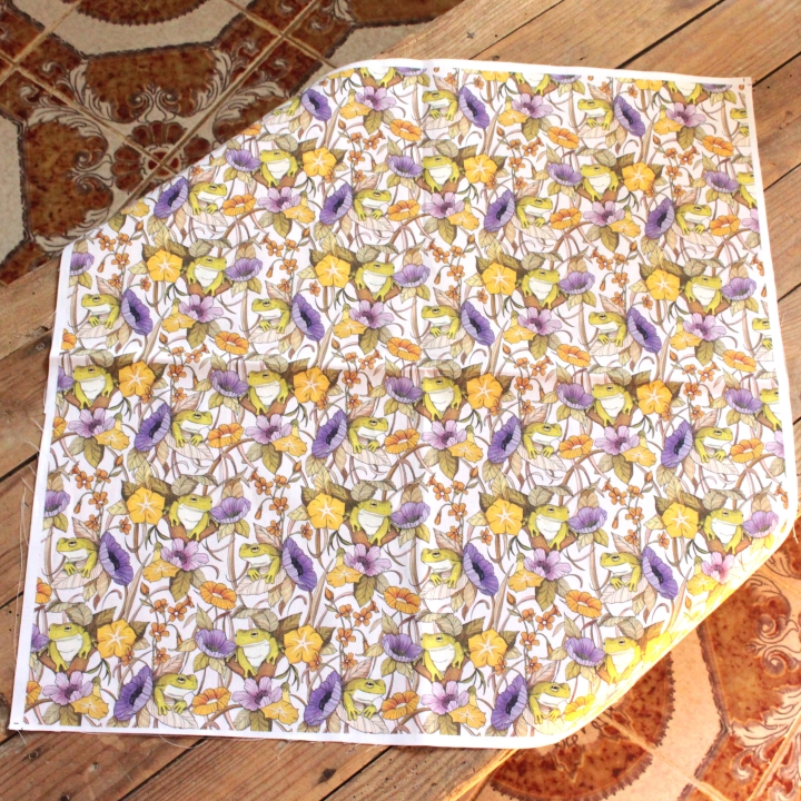 Coupon de tissu illustré "Au bord de l'étang" 48x48 cm