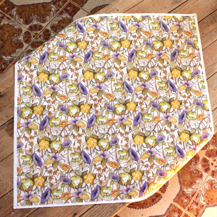 Coupon de tissu illustré "Au bord de l'étang" 48x48 cm