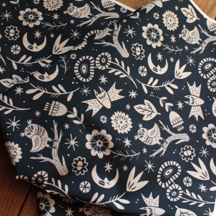Tissu illustré "Les yeux de la nuit" (Version bleu foncé)