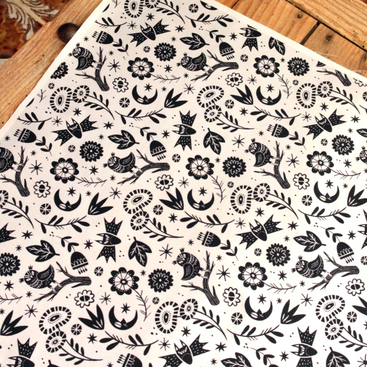 Tissu illustré "Les yeux de la nuit" (Version blanche)