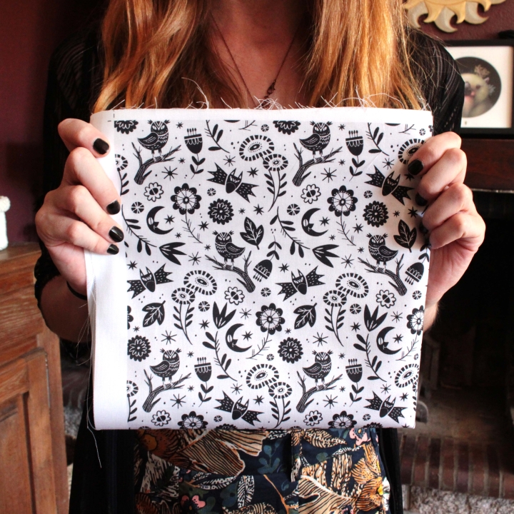 Tissu illustré "Les yeux de la nuit" (Version blanche)
