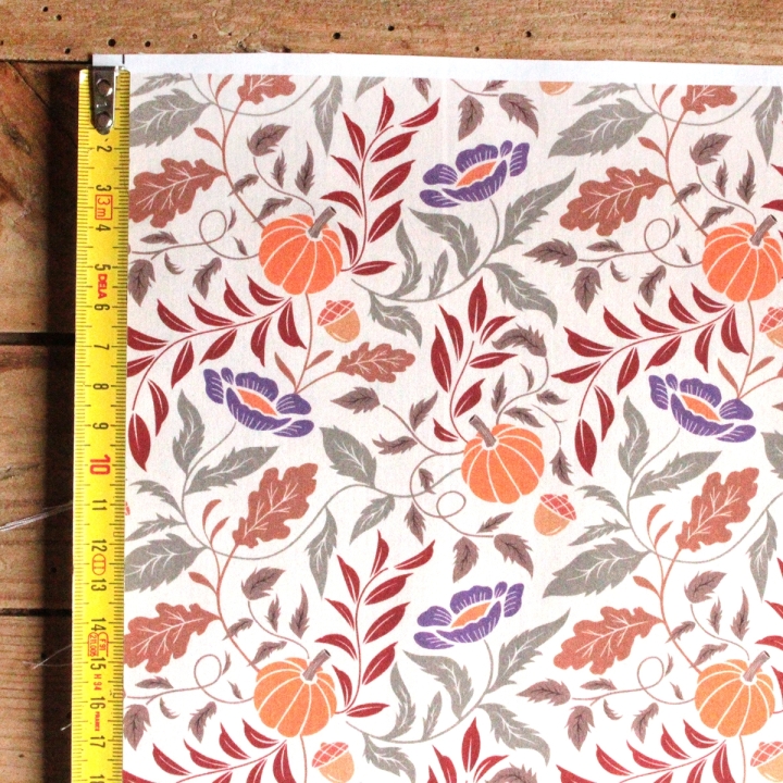Coupon de tissu illustré "Pumpkin Cottage" 48x48 cm