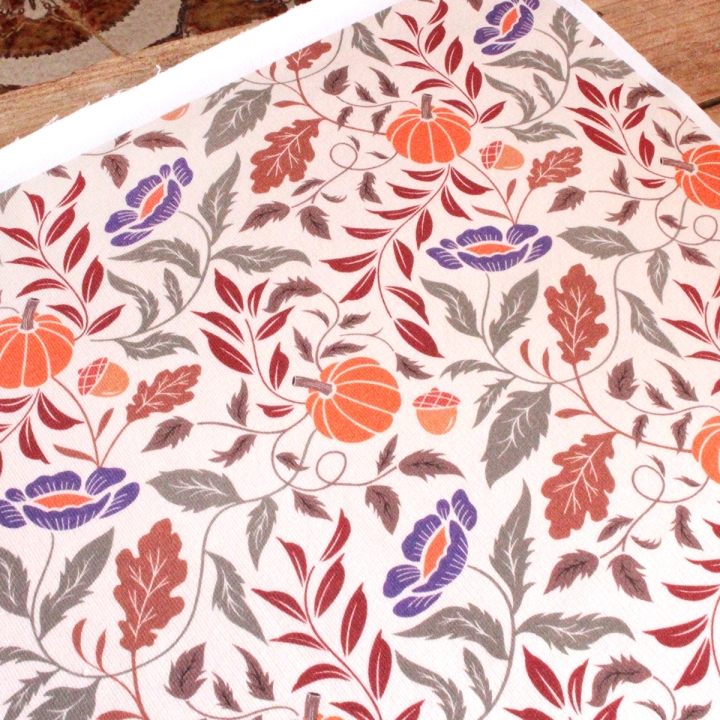 Coupon de tissu illustré "Pumpkin Cottage" 48x48 cm