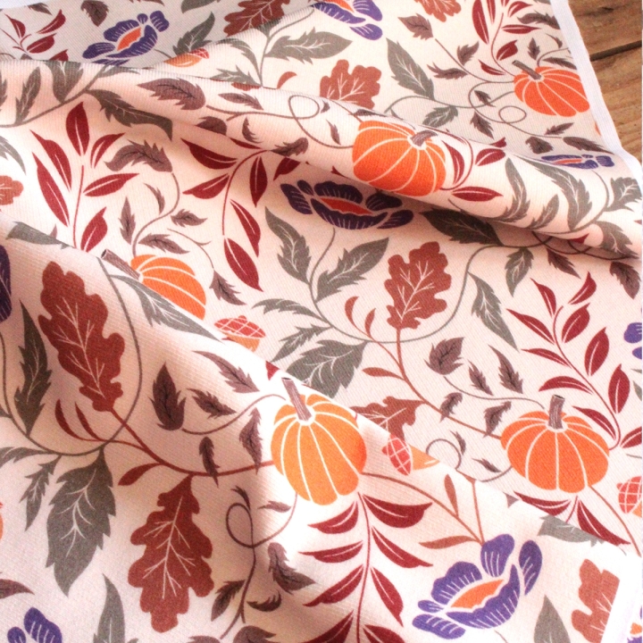 Coupon de tissu illustré "Pumpkin Cottage" 48x48 cm