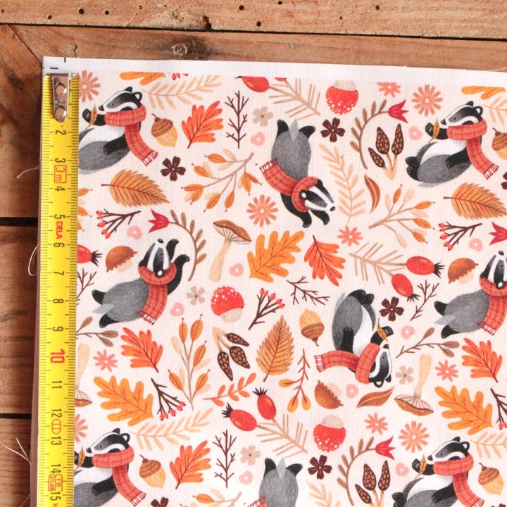 Tissu illustré "Les blaireaux et les trésors d’automne"