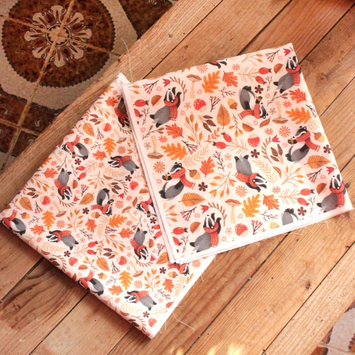 Tissu illustré "Les blaireaux et les trésors d’automne"