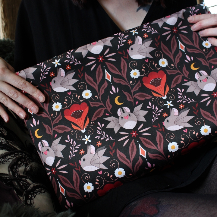 [PRECOMMANDE] Tissu popeline 100% coton / CHAUVE-SOURIS - Motif taille M