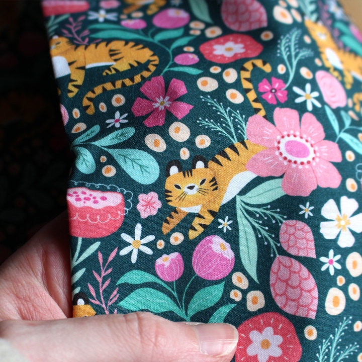 [PRECOMMANDE] Tissu popeline 100% coton / TIGRES - Motif taille S