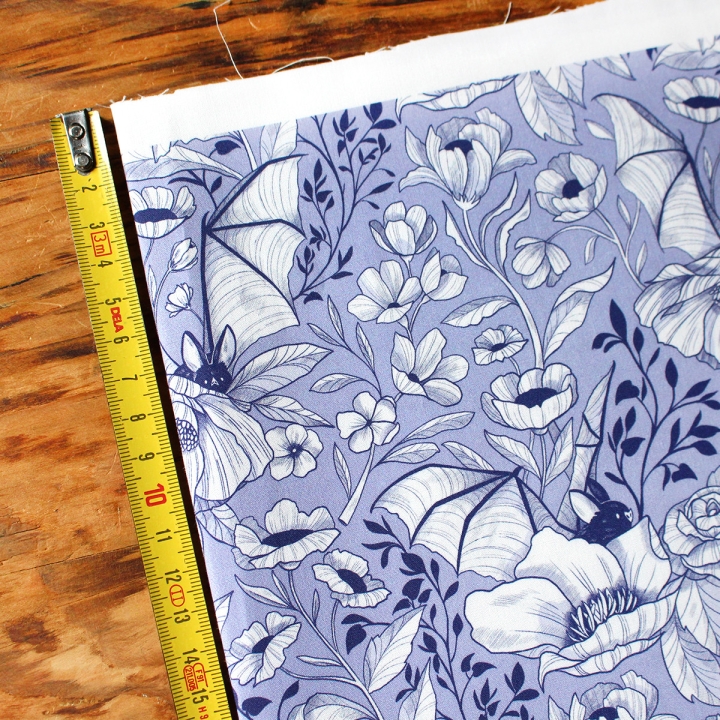 [PRECOMMANDE] Tissu popeline 100% coton / CHAUVE-SOURIS BLEUES - Motif taille M