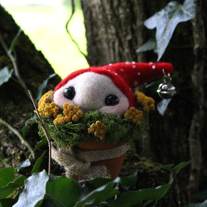 Poco, le champignon lutin - création laine cardée / fait main