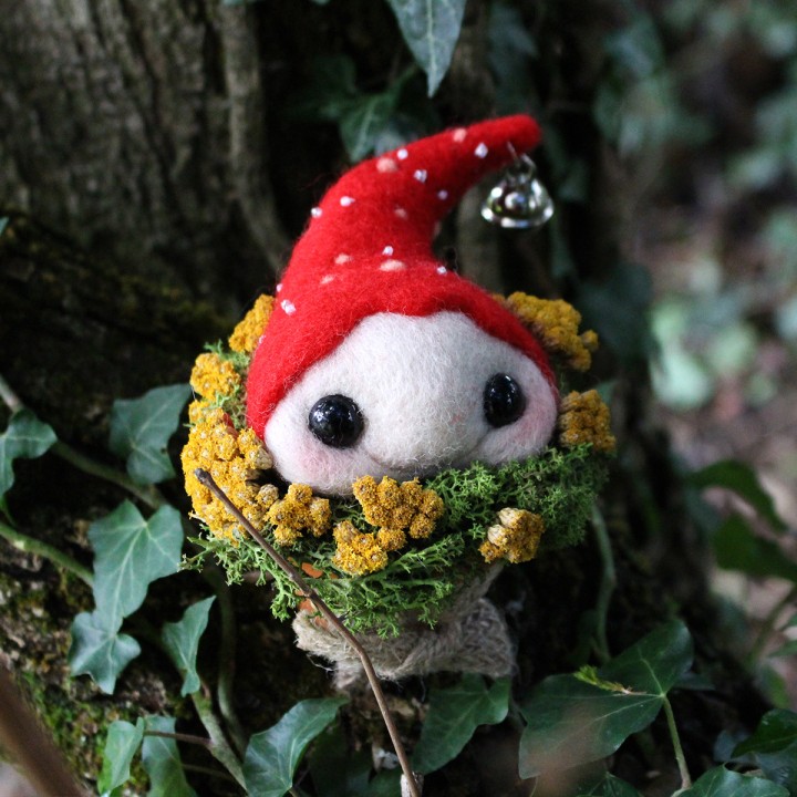 Poco, le champignon lutin - création laine cardée / fait main