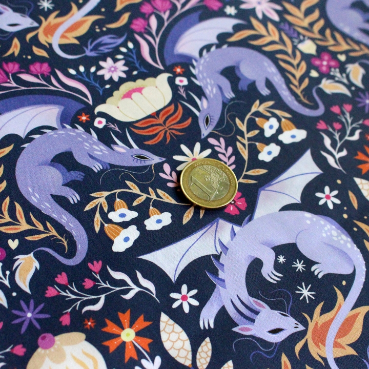 [PRECOMMANDE] Tissu popeline 100% coton / DRAGONS COLORÉS - Motif taille M