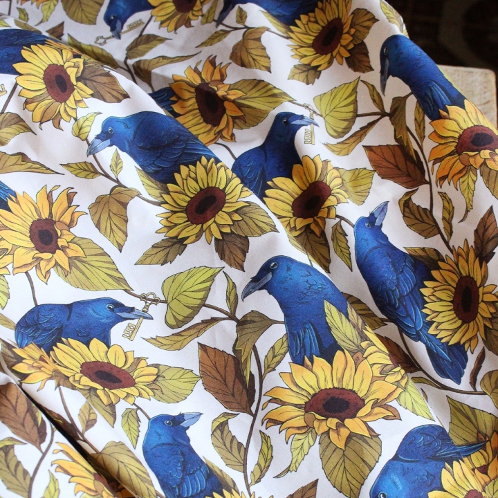 [PRECOMMANDE] Tissu popeline 100% coton / CORBEAUX & TOURNESOLS - Motif taille M