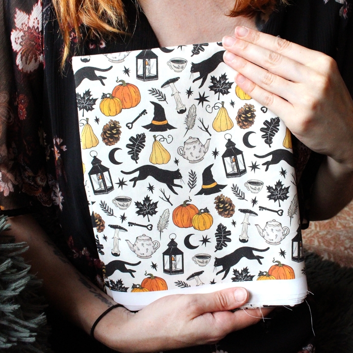 [PRECOMMANDE] Tissu popeline 100% coton / AUTUMN WITCH - Motif taille S