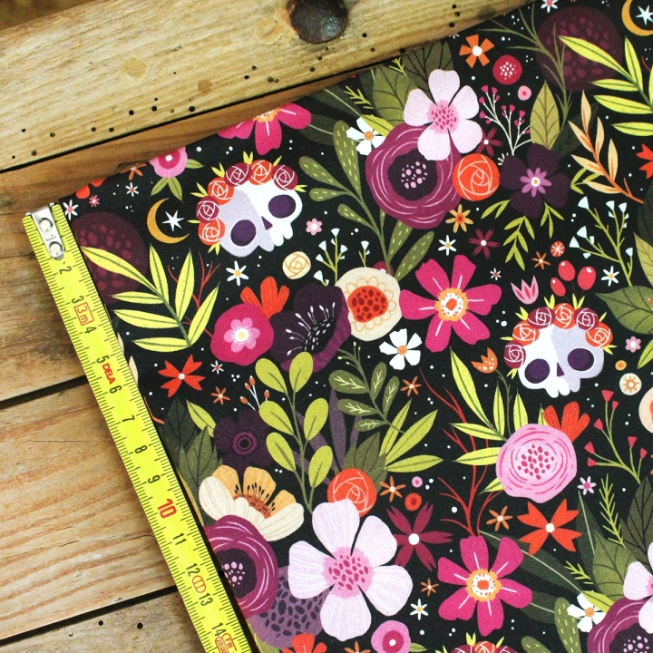 [PRECOMMANDE] Tissu popeline 100% coton / SKULL FLOWERS - Motif taille M