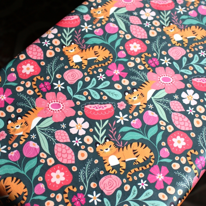 [PRECOMMANDE] Tissu velours / TIGRES - Motif taille M
