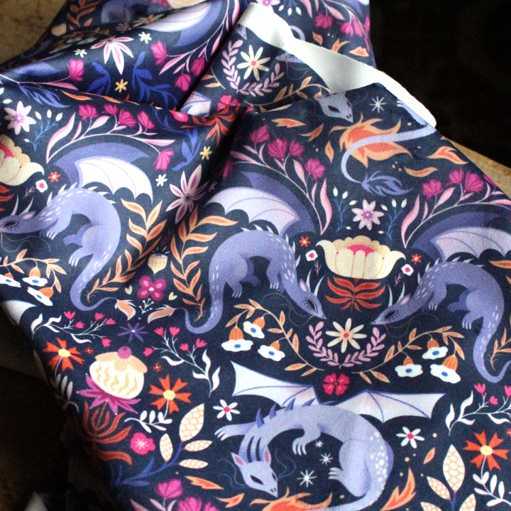 [PRECOMMANDE] Tissu velours / DRAGONS COLORÉS - Motif taille M