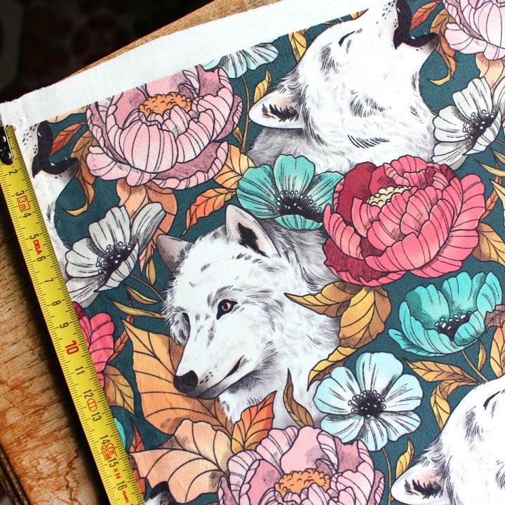 [PRECOMMANDE] Tissu velours / LOUPS BLANCS - Motif taille M