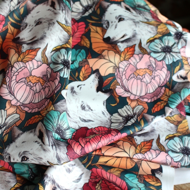 [PRECOMMANDE] Tissu velours / LOUPS BLANCS - Motif taille M