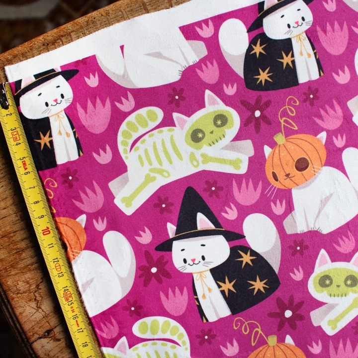 [PRECOMMANDE] Tissu velours / CHALLOWEEN - Motif taille M