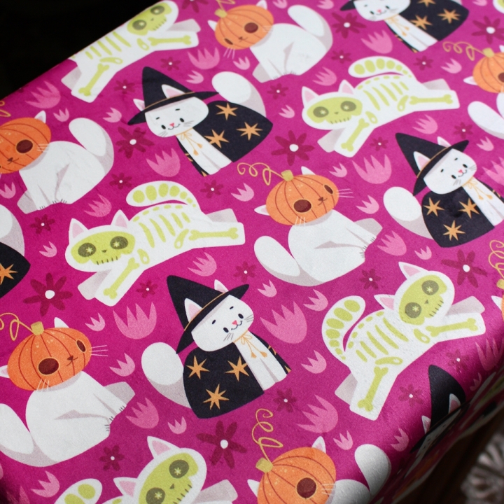 [PRECOMMANDE] Tissu velours / CHALLOWEEN - Motif taille M