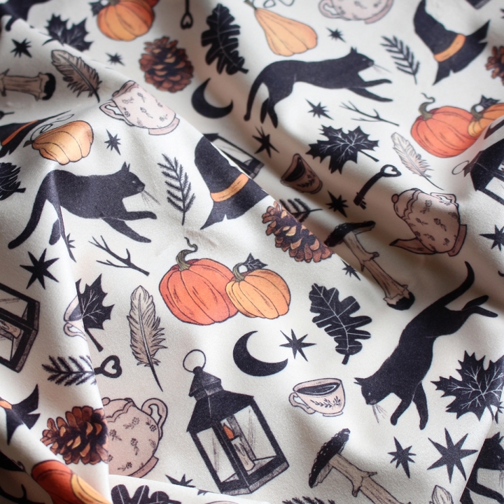 Tissu illustré "Autumn Witch"  – popeline, velours & French terry – motif sorcière, automnal