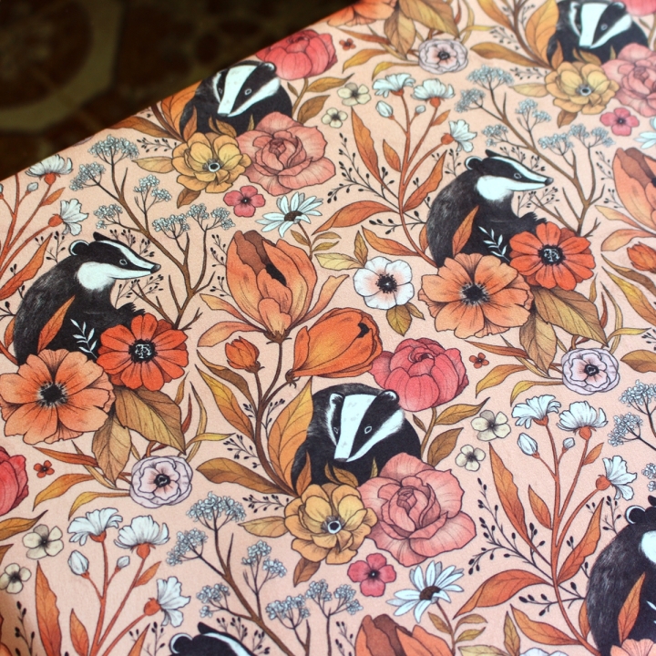 Tissu illustré "Blaireaux" – popeline, velours & French terry – motif poétique