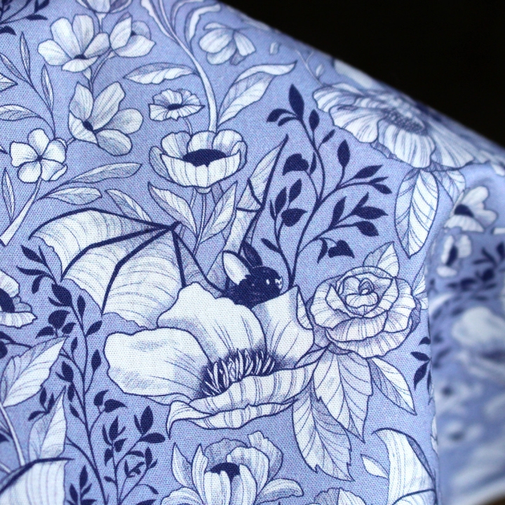 Coupon de tissu illustré "Chauve-souris bleues" 48x48 cm – Popeline & French Terry