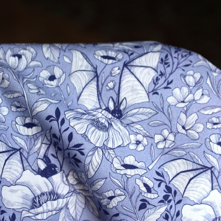 Coupon de tissu illustré "Chauve-souris bleues" 48x48 cm – Popeline & French Terry