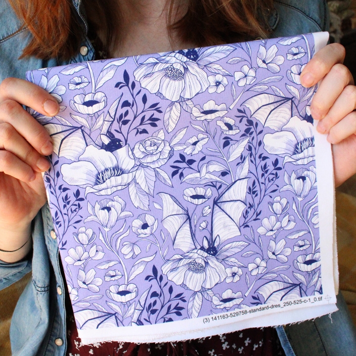 Tissu illustré "Chauve-souris bleues" – popeline, velours & French terry