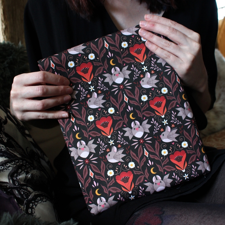 Tissu illustré "Chauve-souris" – popeline, velours & French terry – motif dark, spooky, halloween