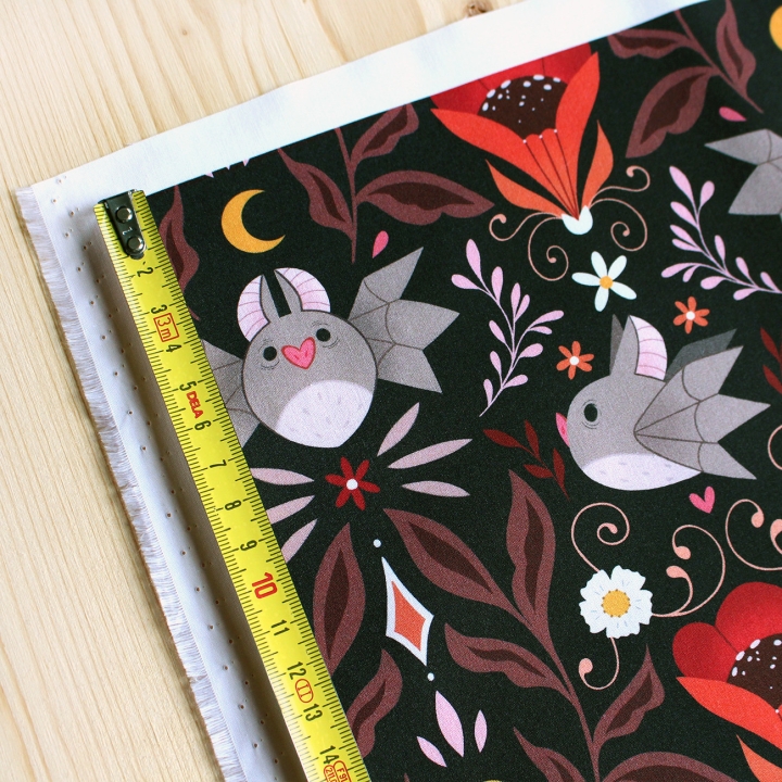 Tissu illustré "Chauve-souris" – popeline, velours & French terry – motif dark, spooky, halloween