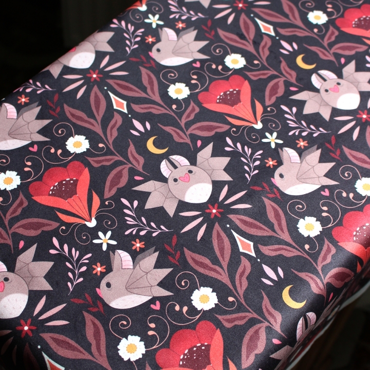 Tissu illustré "Chauve-souris" – popeline, velours & French terry – motif dark, spooky, halloween