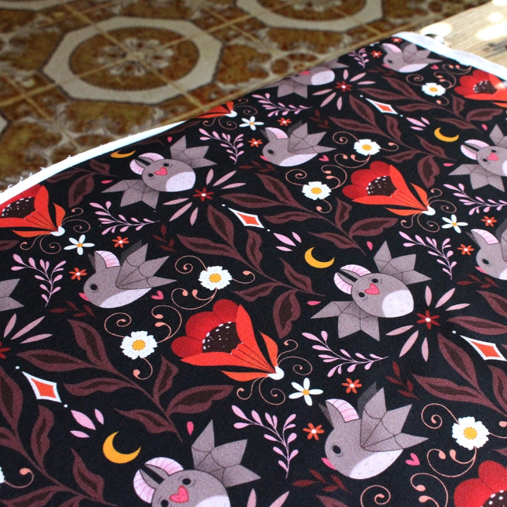 Tissu illustré "Chauve-souris" – popeline, velours & French terry – motif dark, spooky, halloween