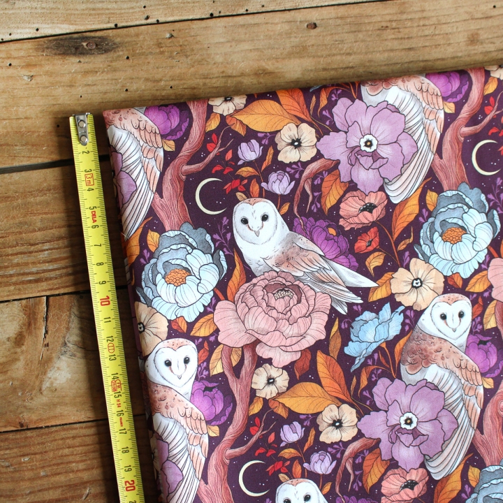 Tissu illustré "Chouettes effraies" – popeline, velours & French terry – motif mystique, sorcière, magique