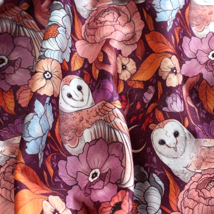 Tissu illustré "Chouettes effraies" – popeline, velours & French terry – motif mystique, sorcière, magique