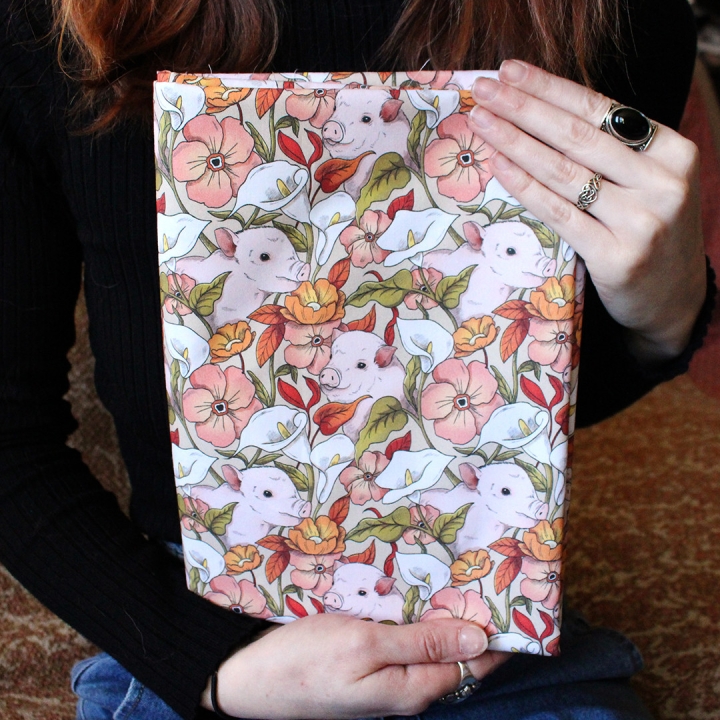 Tissu illustré "Cochons" – popeline, velours & French terry – motif poétique