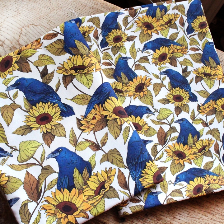 Tissu illustré "Corbeaux & tournesols" – popeline, velours & French terry