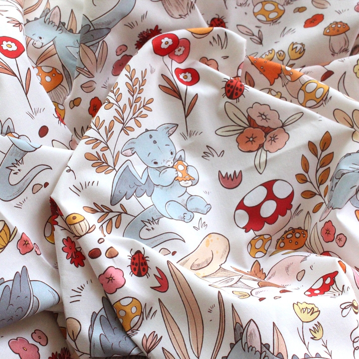 Tissu illustré "Dragons et champignons" – popeline, velours & French terry – motif enfantin