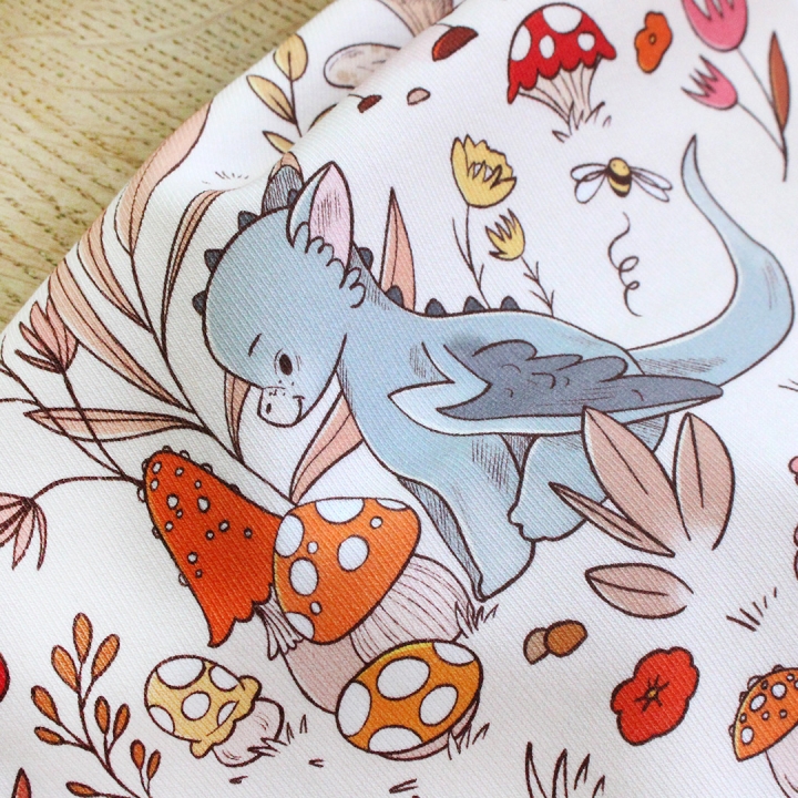 Tissu illustré "Dragons et champignons" – popeline, velours & French terry – motif enfantin