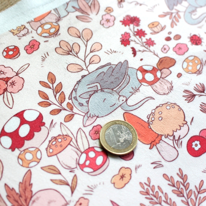 Tissu illustré "Dragons et champignons" – popeline, velours & French terry – motif enfantin