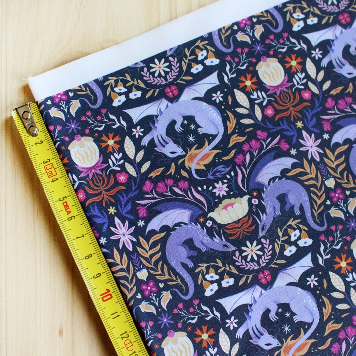 Coupon de tissu illustré "Dragons colorés" 48x48 cm – Popeline & French Terry – motif fantasy