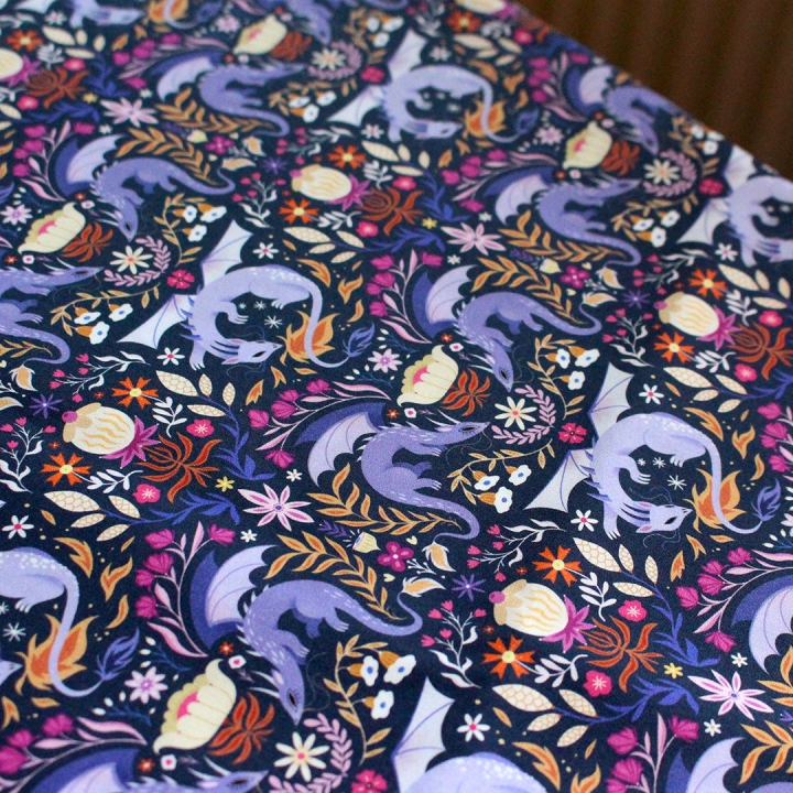 Coupon de tissu illustré "Dragons colorés" 48x48 cm – Popeline & French Terry – motif fantasy