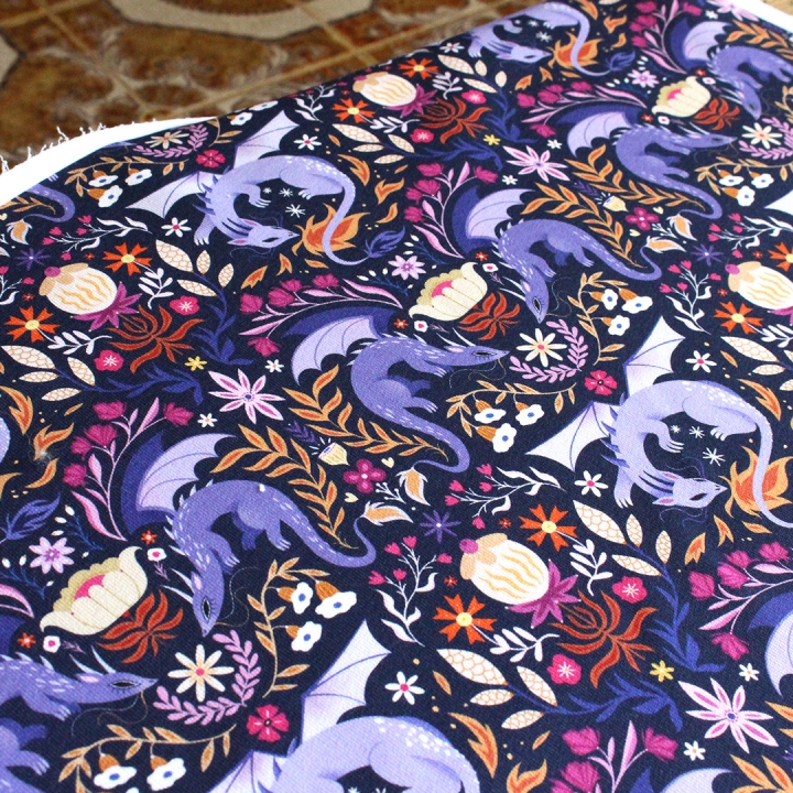 Coupon de tissu illustré "Dragons colorés" 48x48 cm – Popeline & French Terry – motif fantasy