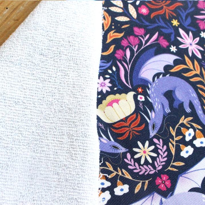 Coupon de tissu illustré "Dragons colorés" 48x48 cm – Popeline & French Terry – motif fantasy